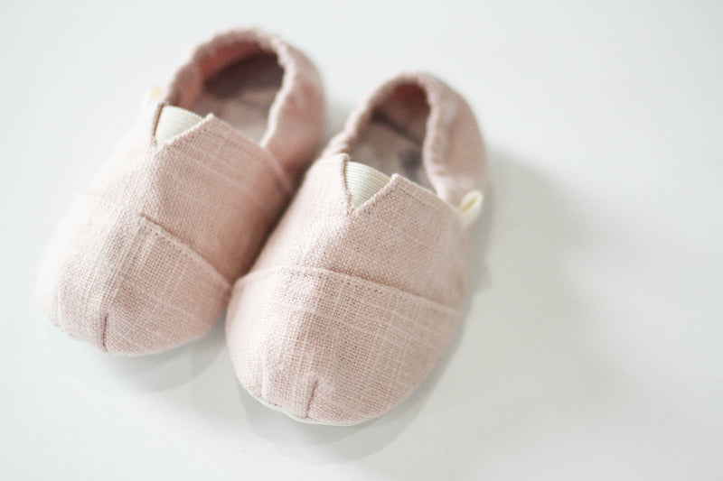 CRIB SHOES GIVEAWAY with Scarlettos