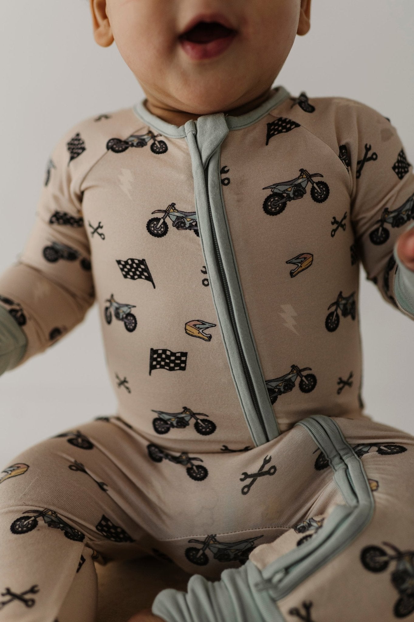 Long Sleeve Zip Romper - babysprouts clothing company