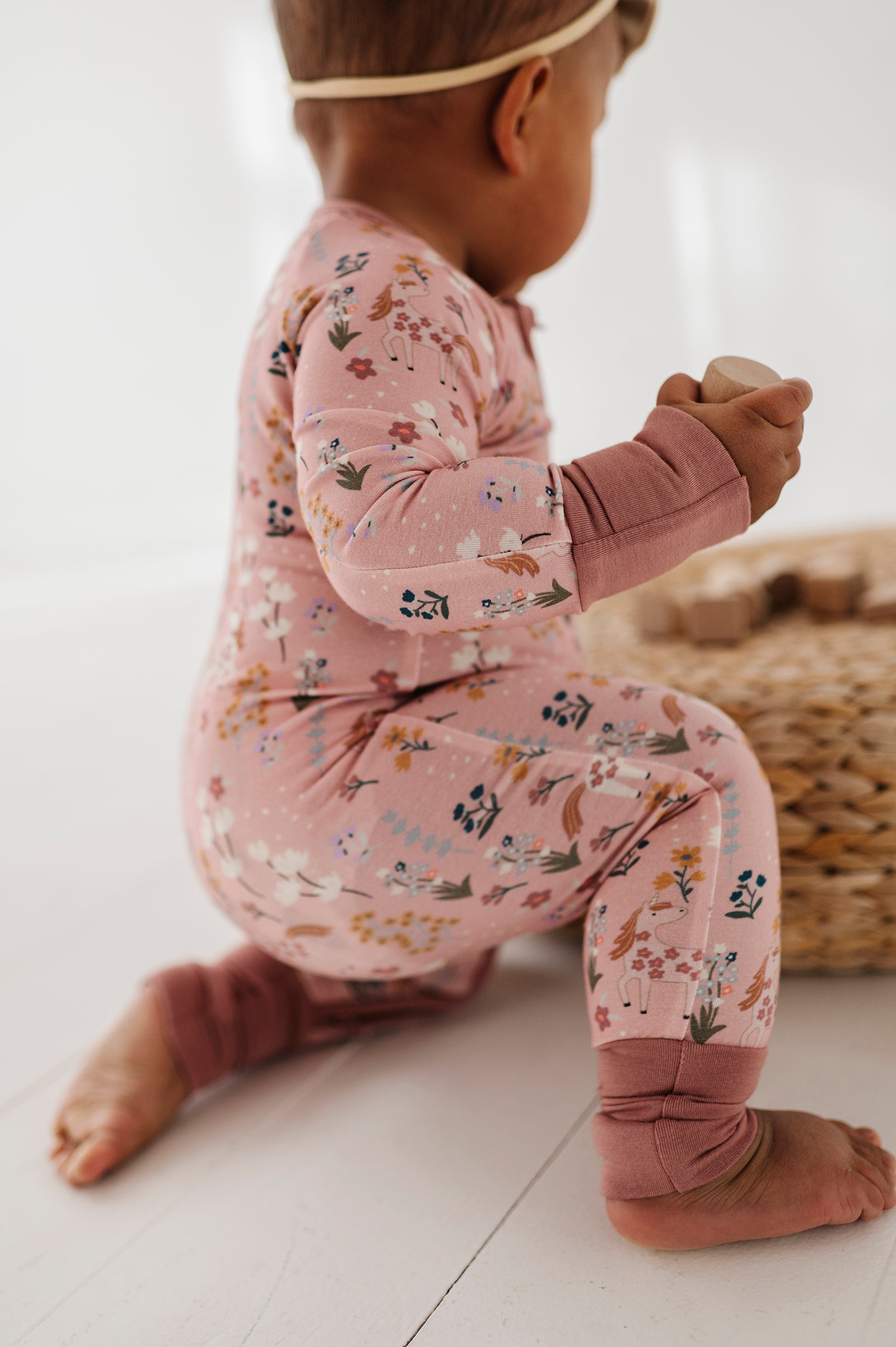 Long Sleeve Zip Romper for Babies - Cozy and Convenient